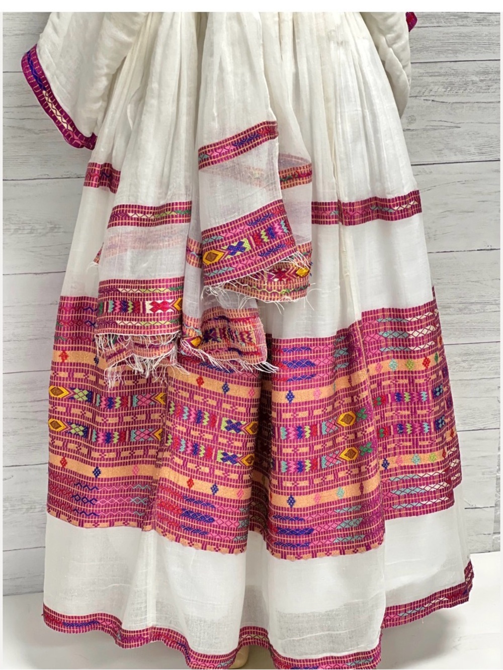 Ethiopian traditional dress - Picture 2 of 3